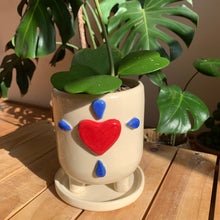 Cargar imagen en el visor de la galería, Corazón en relieve