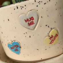 Cargar imagen en el visor de la galería, Medio Macetón Love Candy <3