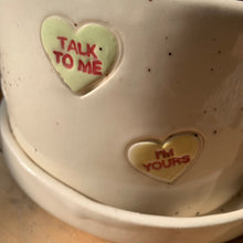 Cargar imagen en el visor de la galería, Medio Macetón Love Candy <3