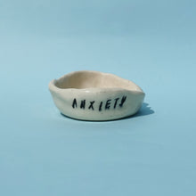 Cargar imagen en el visor de la galería, Cenicero Anxiety Disposal