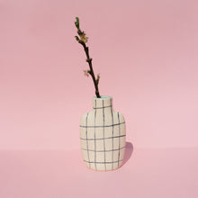 Cargar imagen en el visor de la galería, Florero Jarroncito