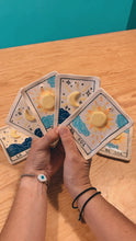Cargar imagen en el visor de la galería, Porta incienso Tarot: Sol y Luna
