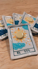 Cargar imagen en el visor de la galería, Porta incienso Tarot: Sol y Luna
